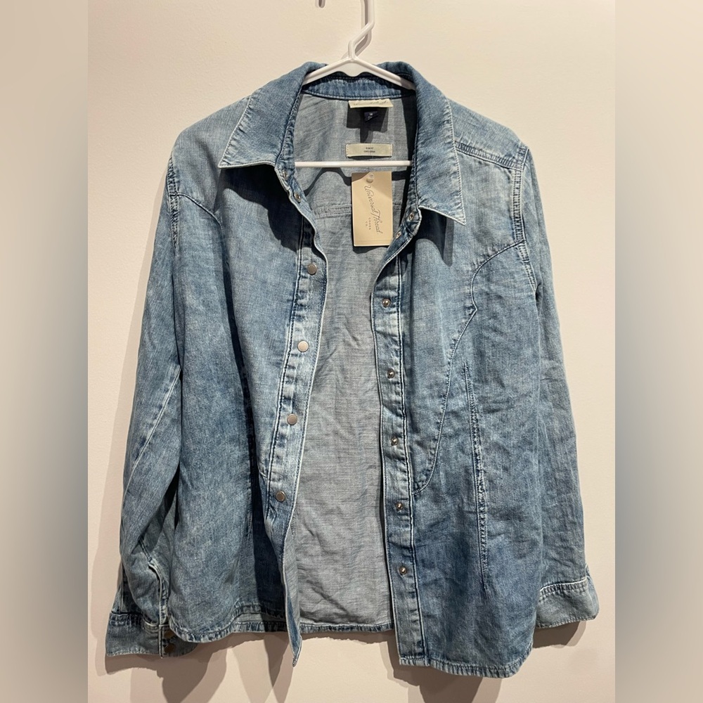 Universal Thread Women's Denim Western Button-Down Shirt Light Wash 14 NWT - Picture 1 of 5